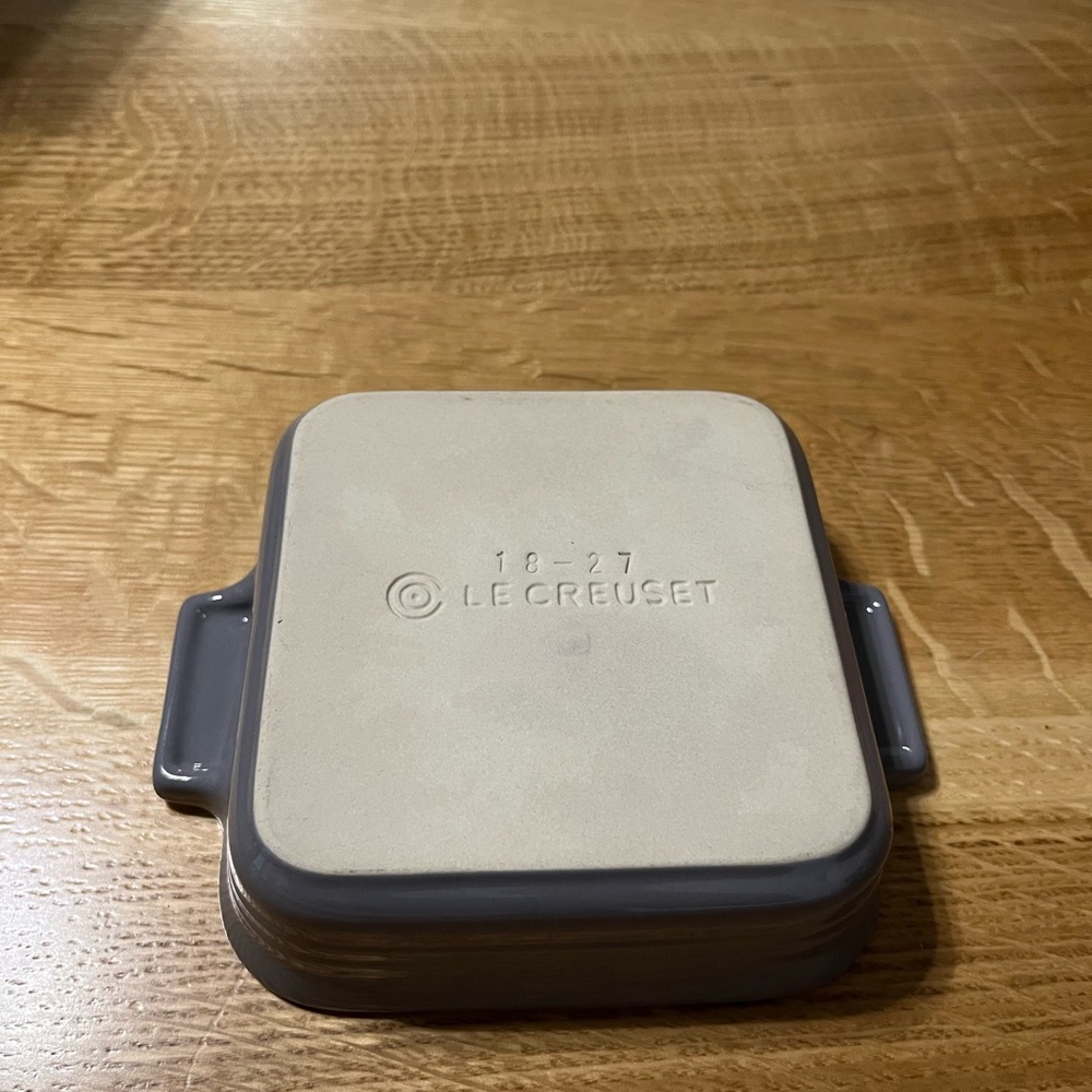 Le Creuset Cream Grey Stoneware Baking Dish 18-27 small 5.5x5.5 square - Picture 2 of 6